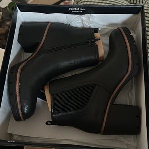Naturalizer black boots